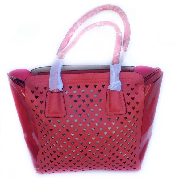 Laser Cut Heart Handbag - Picture 6 of 6